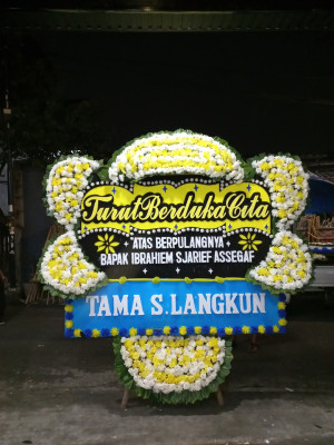 Papan Bunga Duka di Nusu